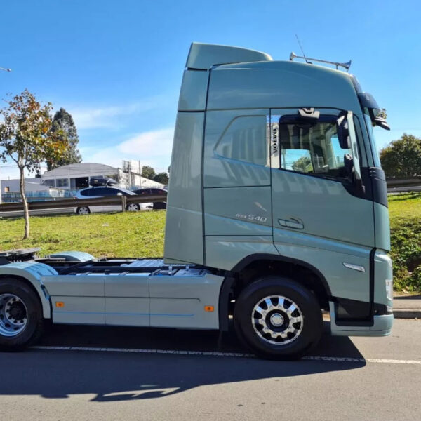 Carenagem Lateral Tanque para Caminhão Volvo após 2015 3.60m