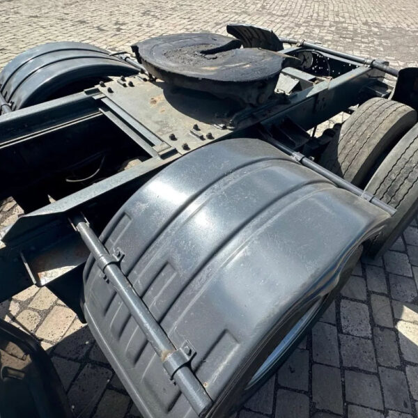 Abraçadeira Para-Lama para Caminhão Scania T / R 112 / 113 / 142 / 143