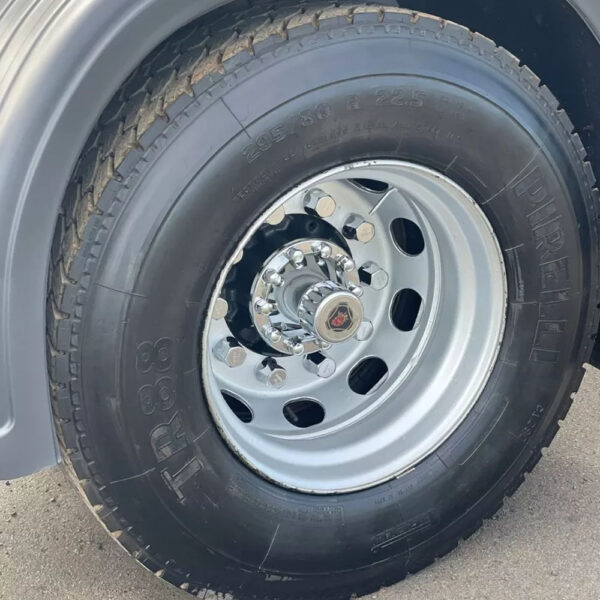Par Sobre Tampa Cubo Cromada Tração para Caminhão Scania Decorada