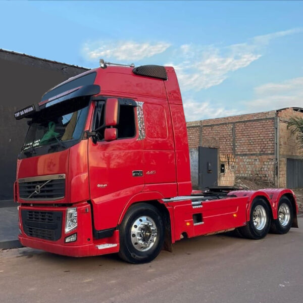 Carenagem Lateral Tanque para Caminhão Volvo Fh / FM 2010 á 2014 6X2