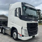 Acabamento Farol Auxiliar Lado Direito para Caminhão Volvo FH 2015 á 2022