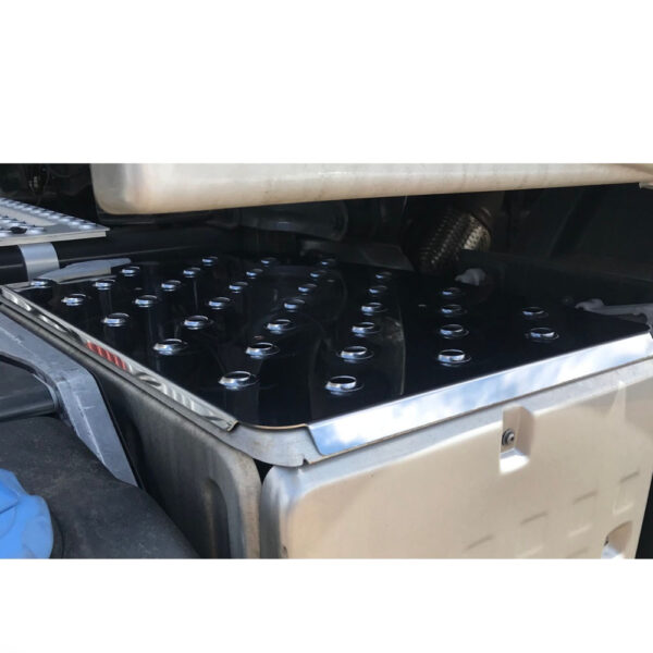 Aplique Inox Plataforma Catalizador para Caminhão Volvo FH 2010 á 2014