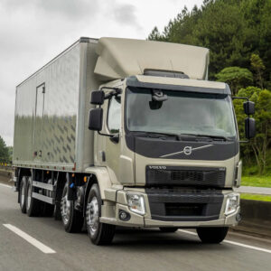 Tampa Acabamento Farol para Caminhão Volvo VM Após 2020 Lado Direito