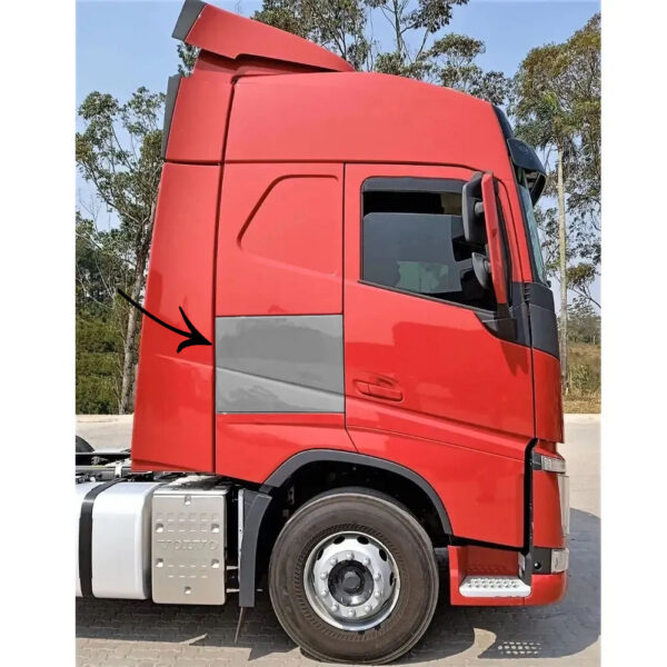 Tampa Maleiro Lateral para Caminhão Volvo FH 2015 á 2022 Lado Direito