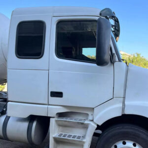 Folha Da Porta Para Caminhão Volvo NH 2000 á 2006 Lado Direito