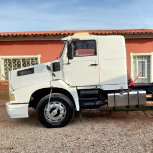 Saia Cabine Longa Em Fibra Para Caminhão Volvo NL Lado Esquerdo
