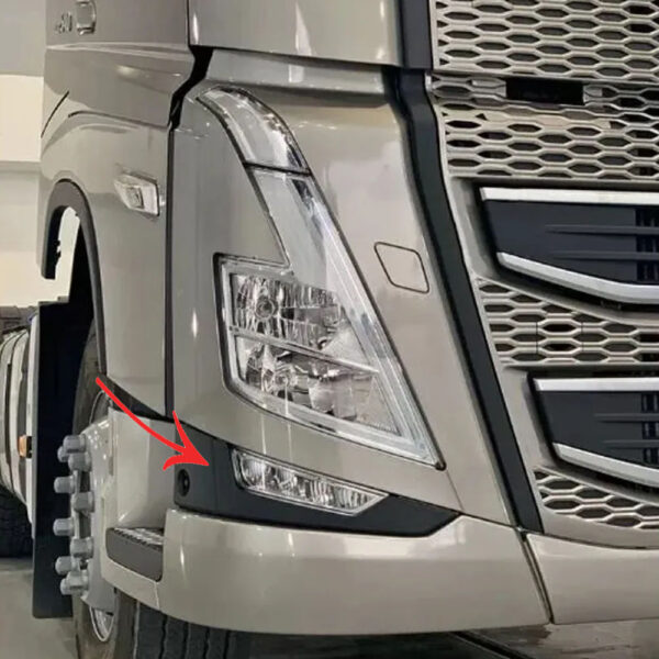 Tampa Acabamento Farol Auxiliar para Caminhão Volvo FH Após 2022 Lado Direito