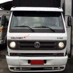 Emblema Escovado Frontal Para Caminhão Vw Delivery