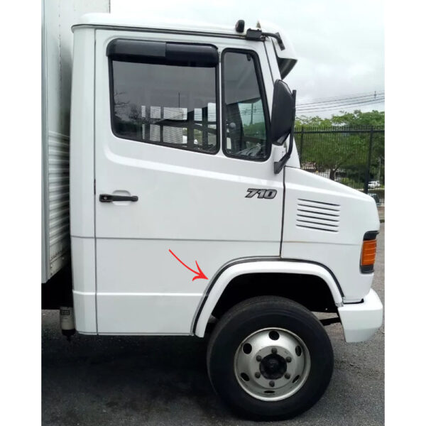 Para-Lama Cabine para Caminhão Mb 709 / 710 / 712 / 912 / 914 / 1114 Lado Direito