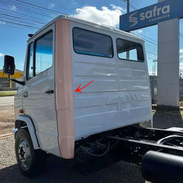 Canto Traseiro Externo Cabine pra Caminhão Mb 709 / 710 / 1418 / 1618 Lado Esquerdo