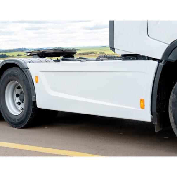Carenagem Lateral Tanque (SIDE SKIRT) para Caminhão Iveco S-way 6X2 3450mm