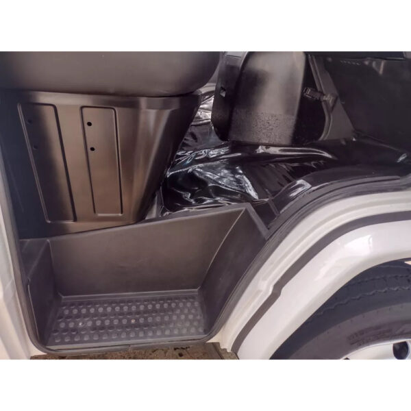 Estribo Interno para Caminhão Mb 709 / 710 / 712 / 912 / 914 / 1114 Lado Direito