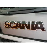 Emblema Letreiro Frontal Grade para Caminhão Scania P NTG Black Piano