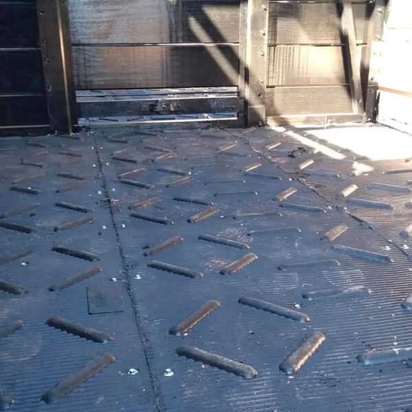 Piso Borracha Antiderrapante (Boiadeiro) para Caminhão Boiadeiro 2.84 x 83