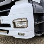 Farol Principal para Caminhão Mercedes-Benz Axor Lado Esquerdo